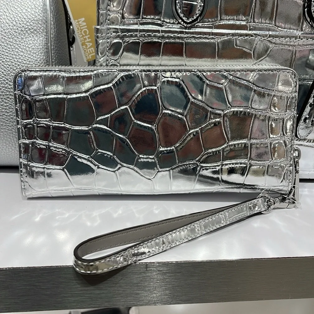 Michael Kors JtSet Travel Metallic Crocodile Embossed Leather Continental Wallet